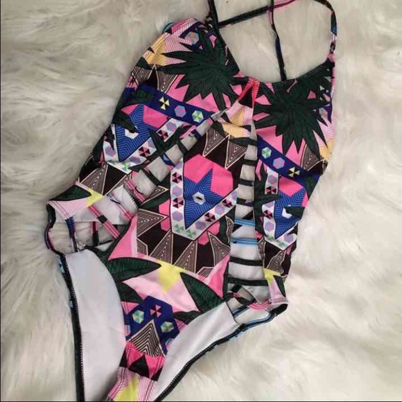 New Sexy Green Multi Print Bikini Swimsuit - Picture 3 of 4