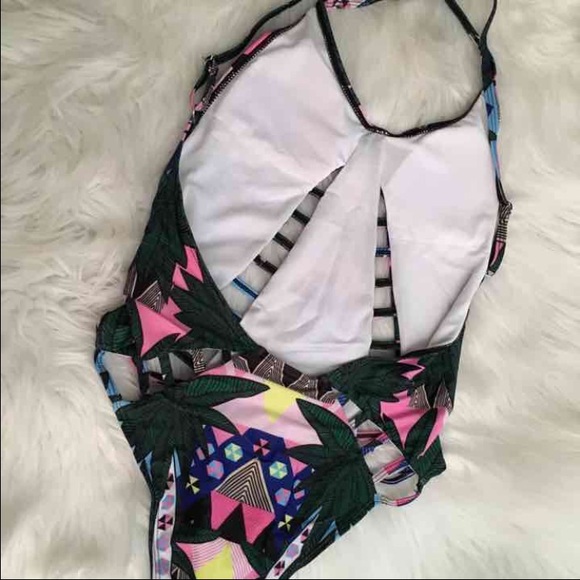 New Sexy Green Multi Print Bikini Swimsuit - Picture 4 of 4