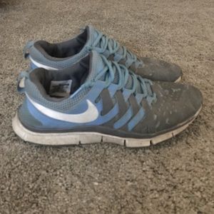 Mens nike blue and grey weeve training shoe