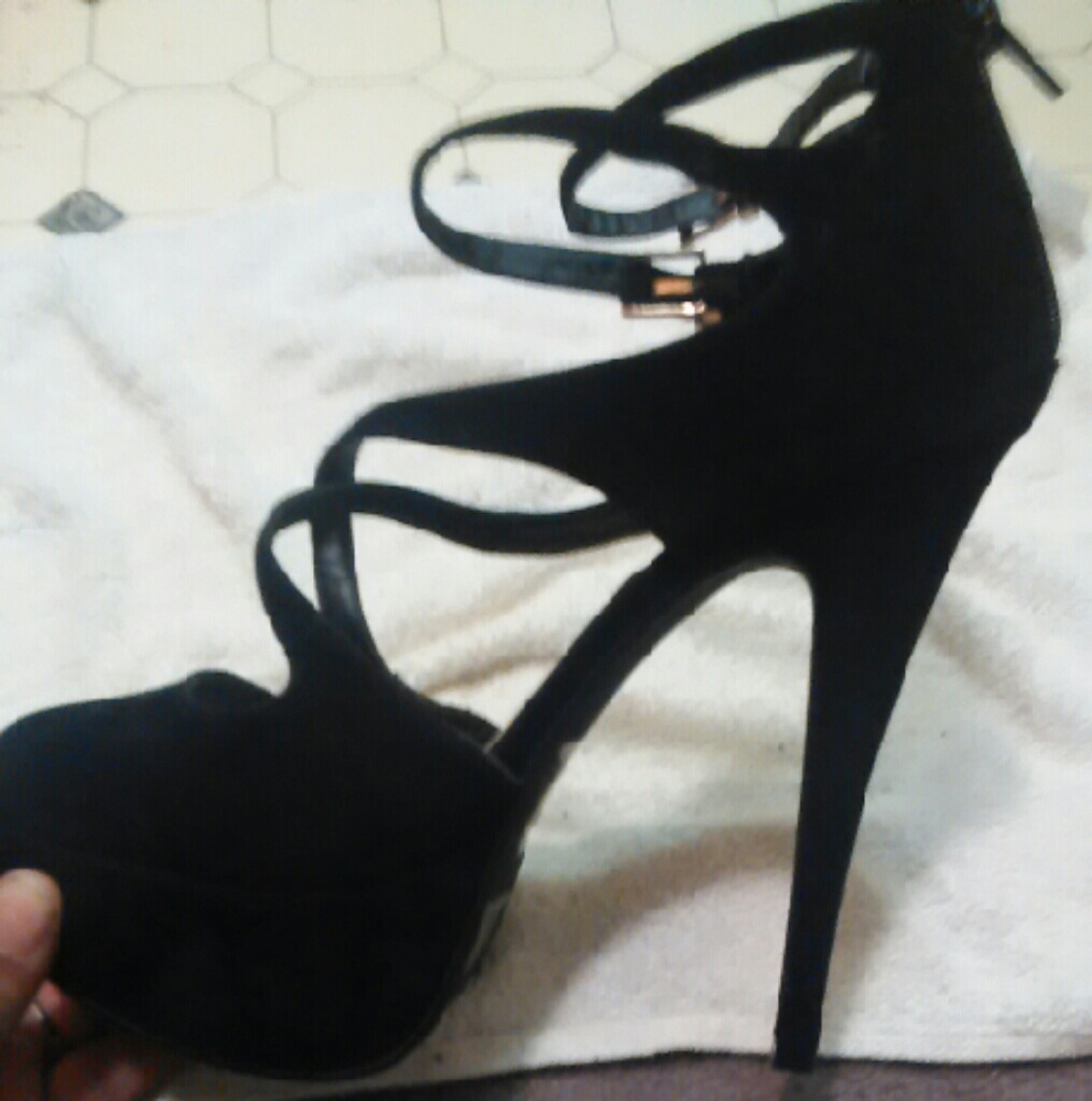Blck swade high heels