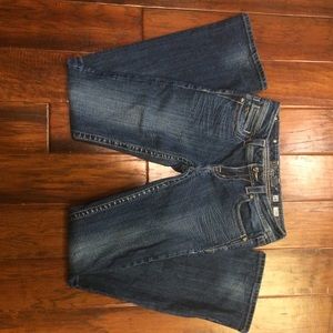 Miss Me size 28 boot cut jeans in good condition.