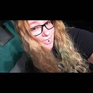 Meet your Posher, Rebecca