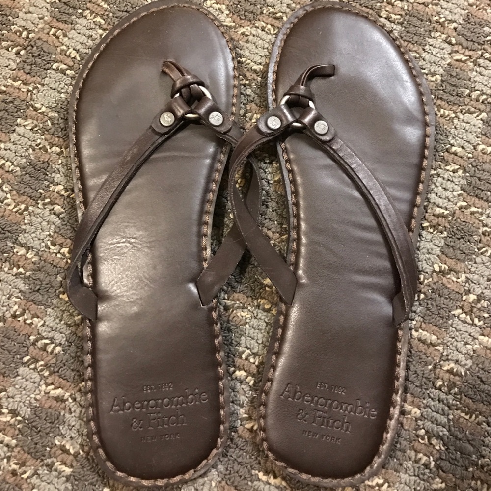 Leather flip flops