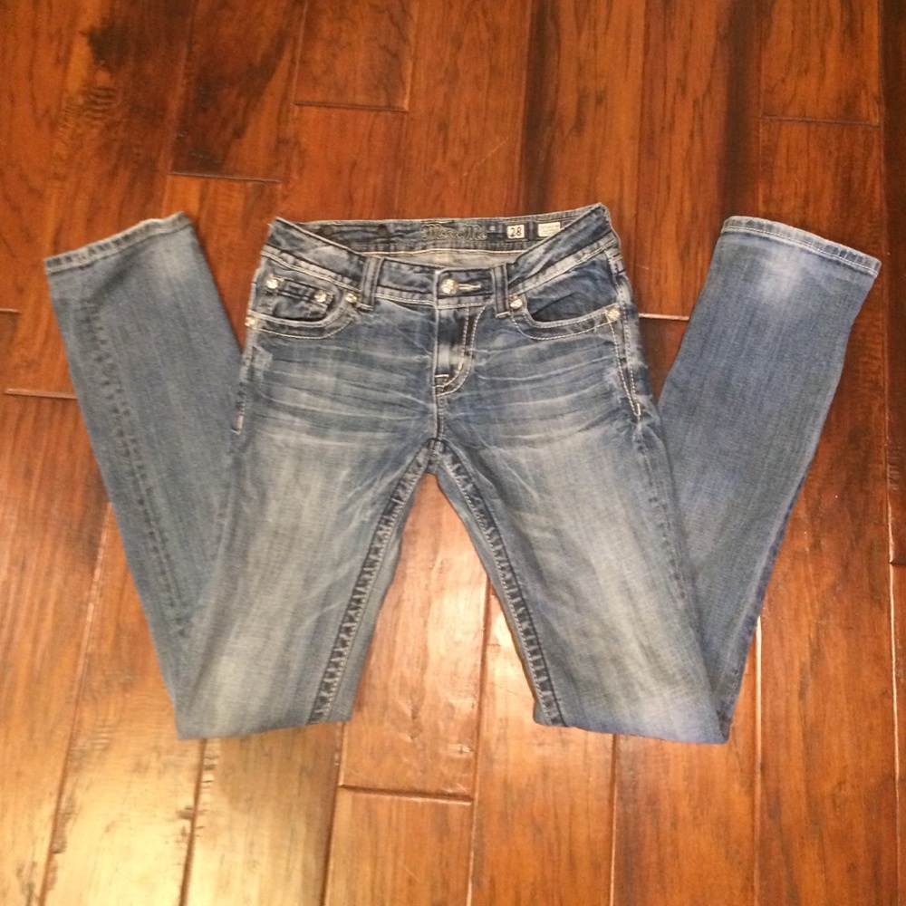 Miss Me size 28 straight leg jeans.