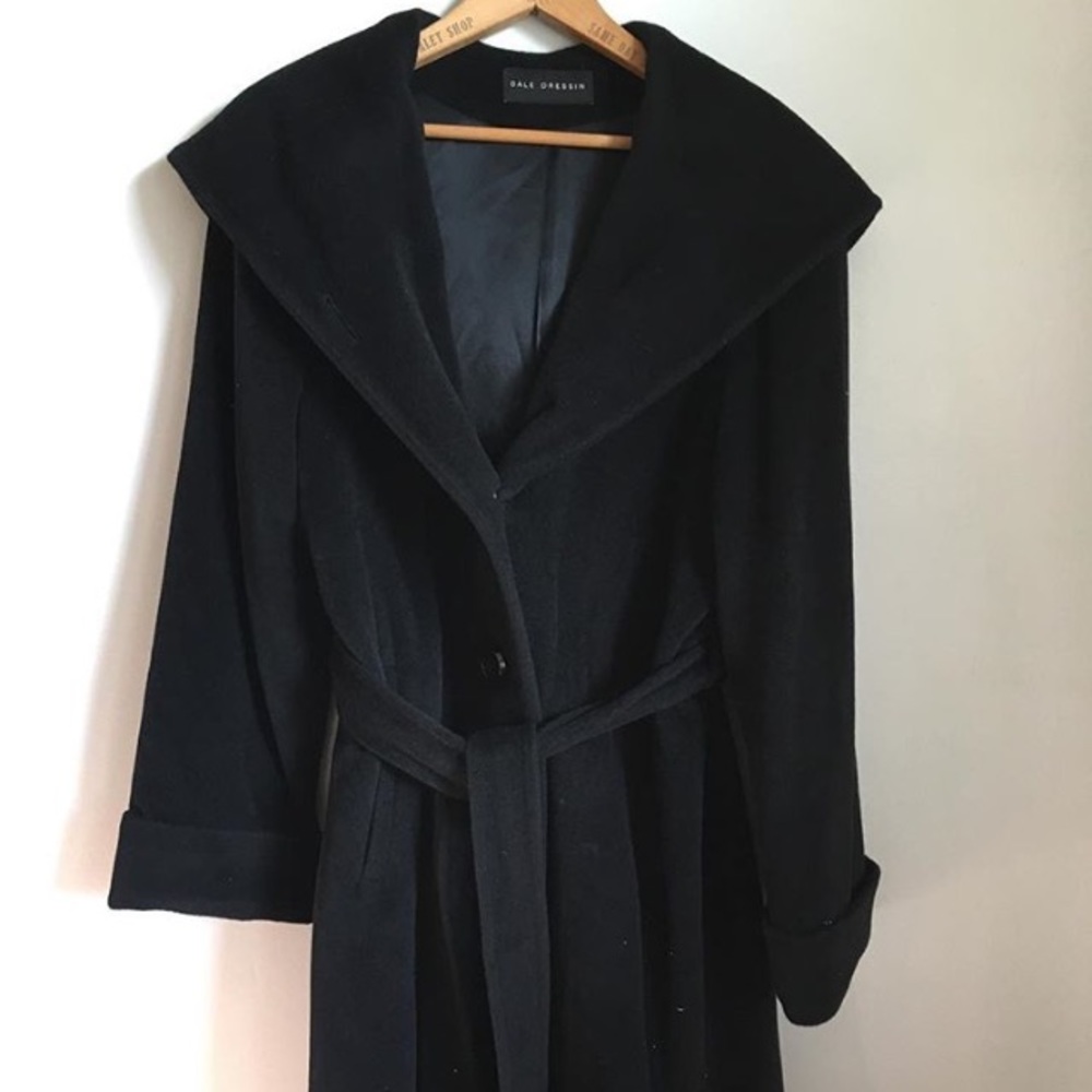 Dale Dressin, Angora Coat