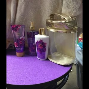 VS 3PC ""Love Spell" set w/bag