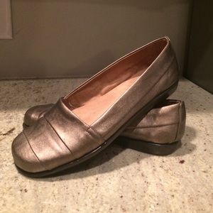 Aerosols size 7 pewter slide