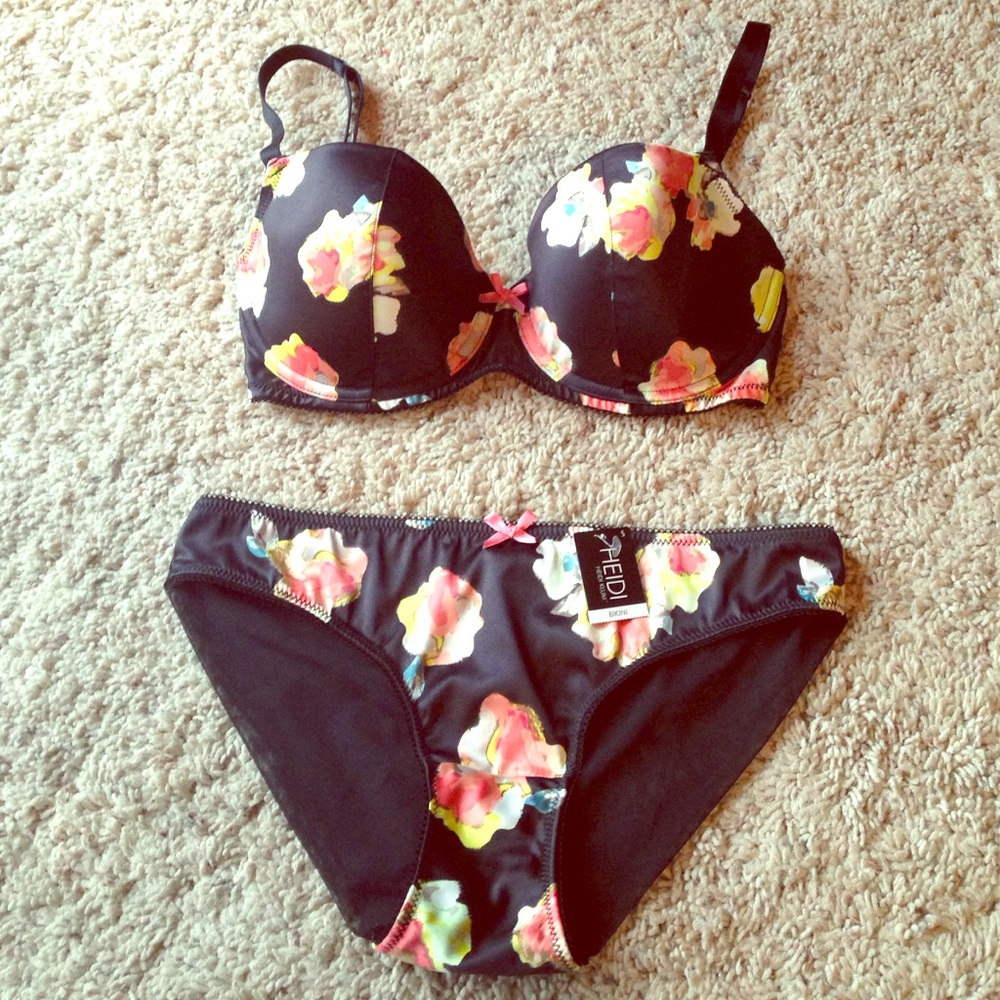 Heidi Klum Lingerie Set 30E (30DDD)