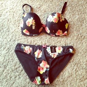 Heidi Klum Lingerie Set 30E (30DDD)