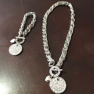 Guess neckless and bracelet set
