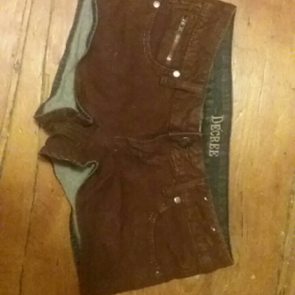 Decree shorts