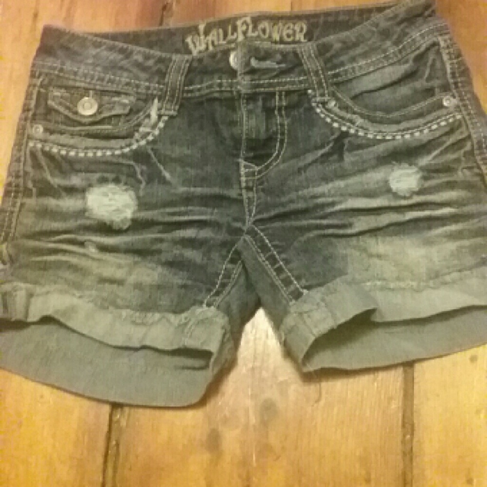 Used but in great condition walflower shorts