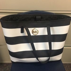 Michael Kors Large Jet Set Travel Tote
