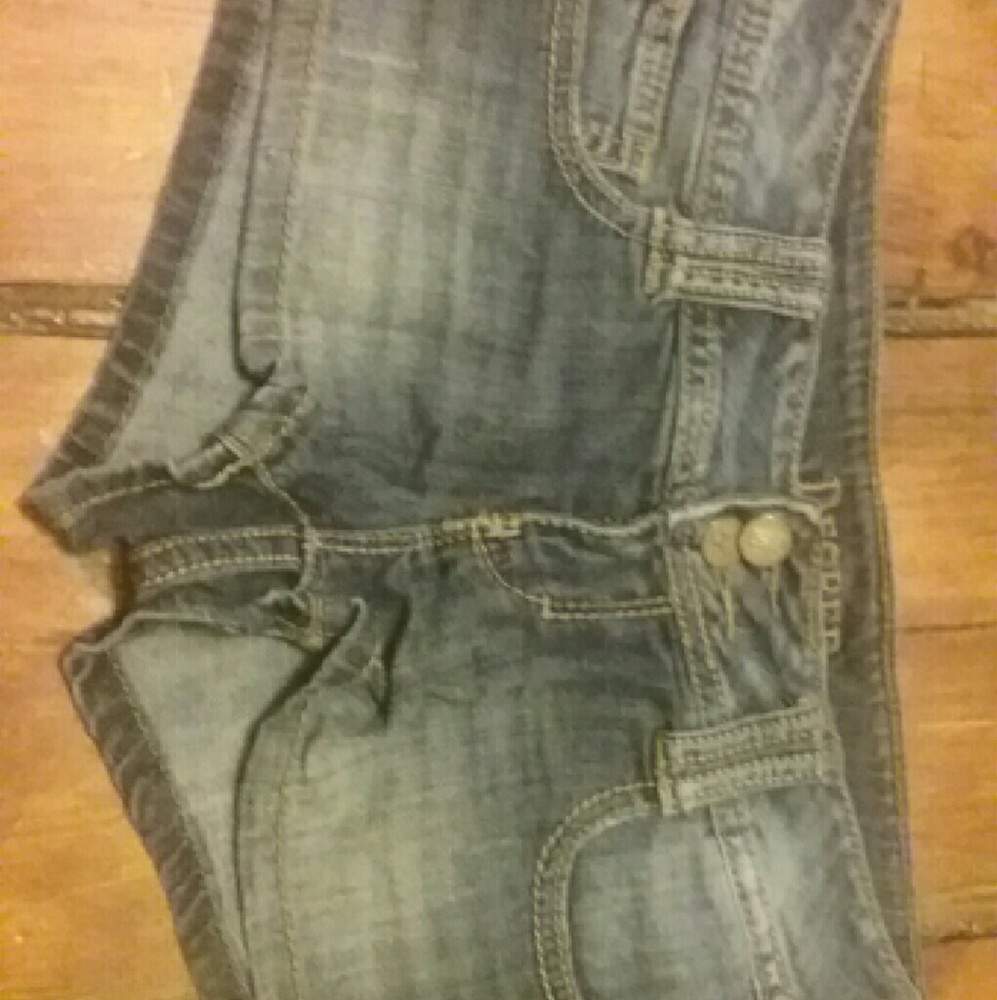 Decree shorts