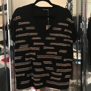 A black top from France