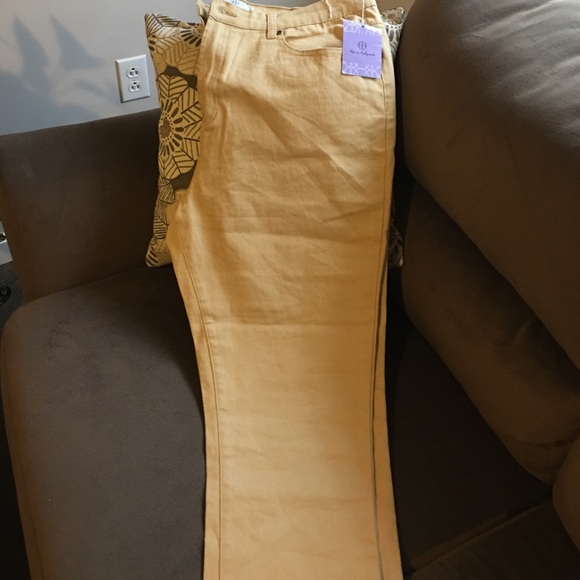 Jeans - Picture 3 of 4