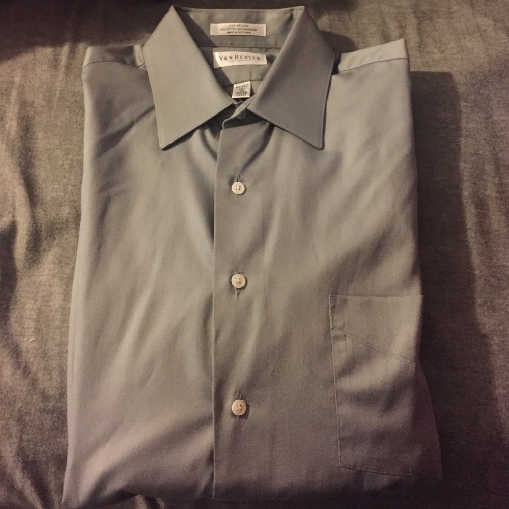 Van Heusen Grey button up dress shirt size Large