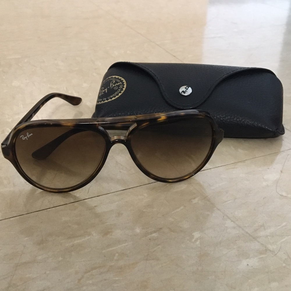 Authentic Ray Bans Tortoise Cat 5000