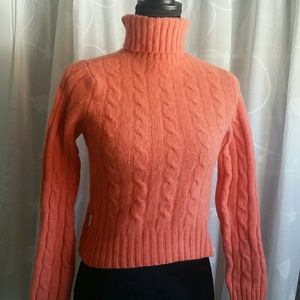 Turtle neck wool sweater