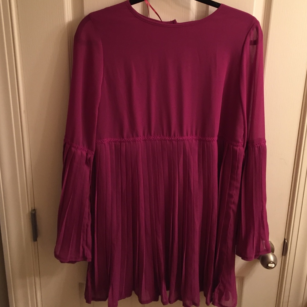 Fuscia bell sleeve dress