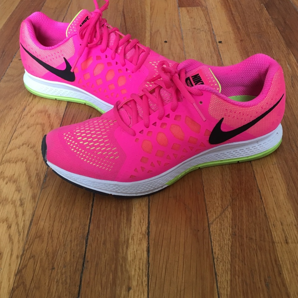 Hot pink NIKE ZOOM RUNNING SHOES