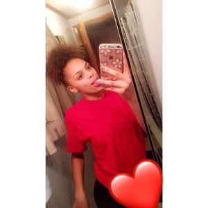 Meet your Posher, Kaila