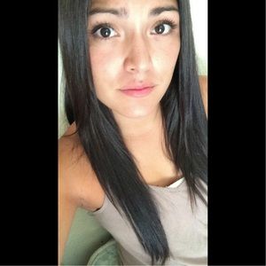 Meet your Posher, Alexis