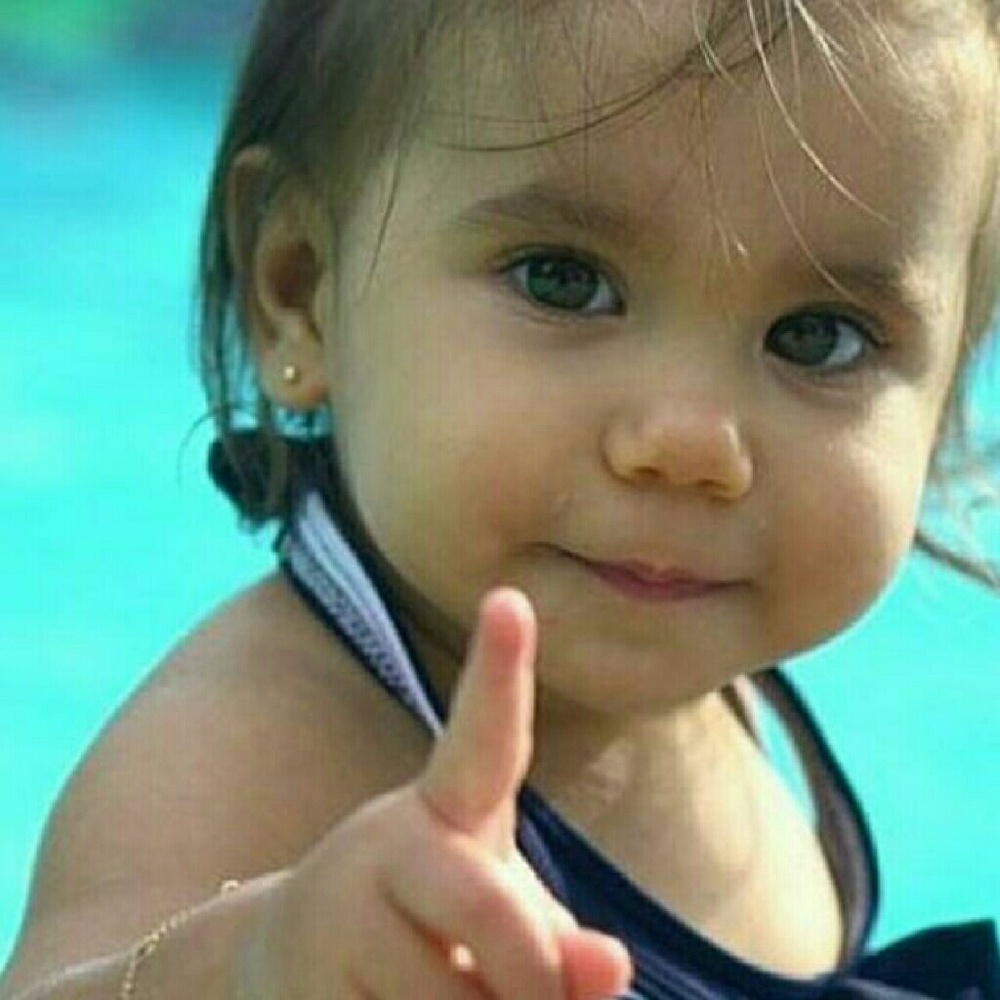 Meet your Posher, Cristiane