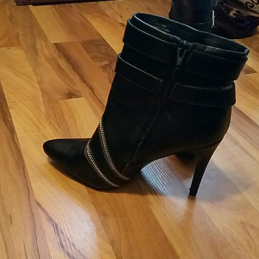 Black booties - Picture 2 of 3