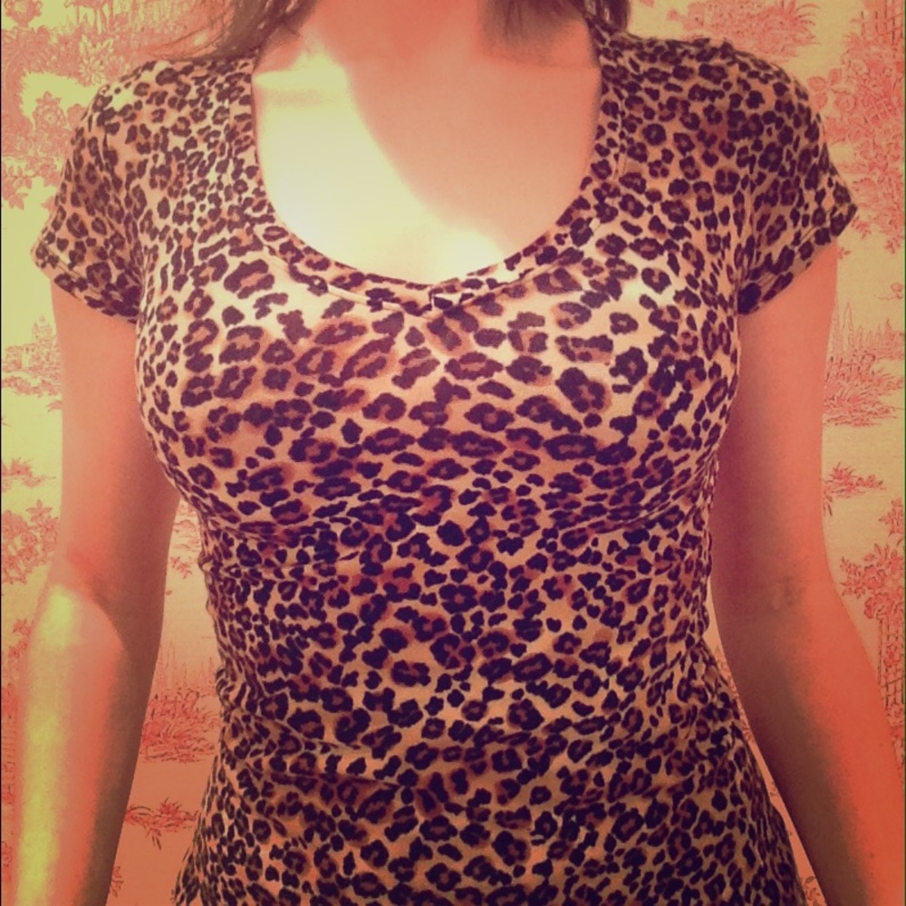 Heart and hips sexy leopard print shirt