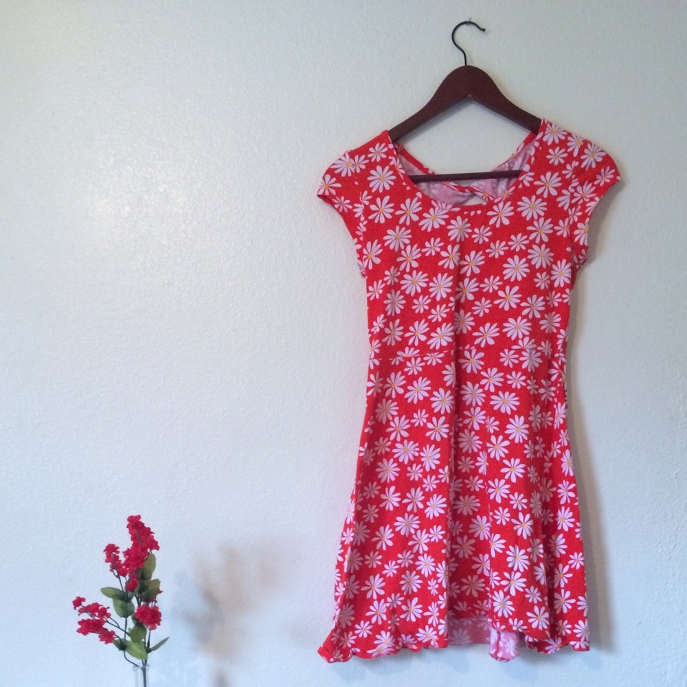 He Loves Me Knot daisy dress