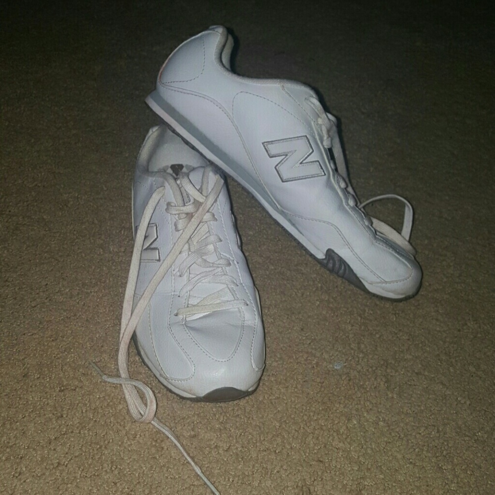 New Balance 442