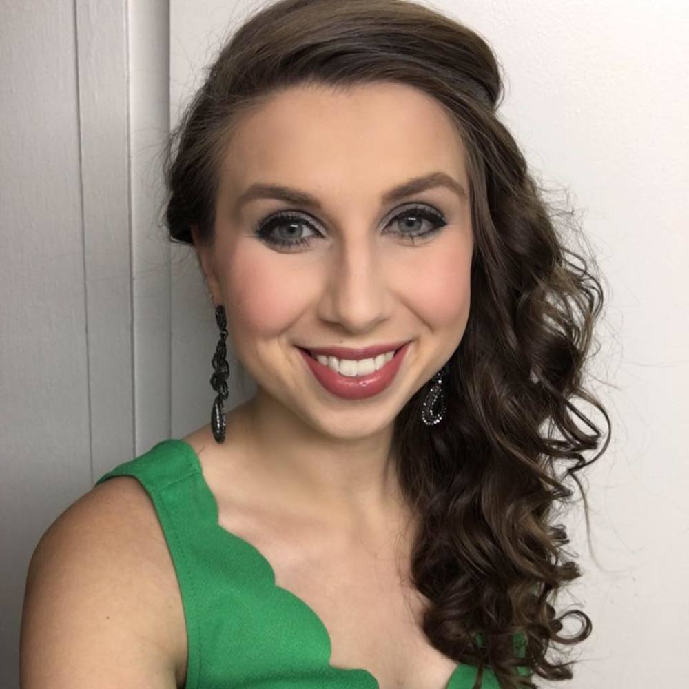 Meet your Posher, Arielle