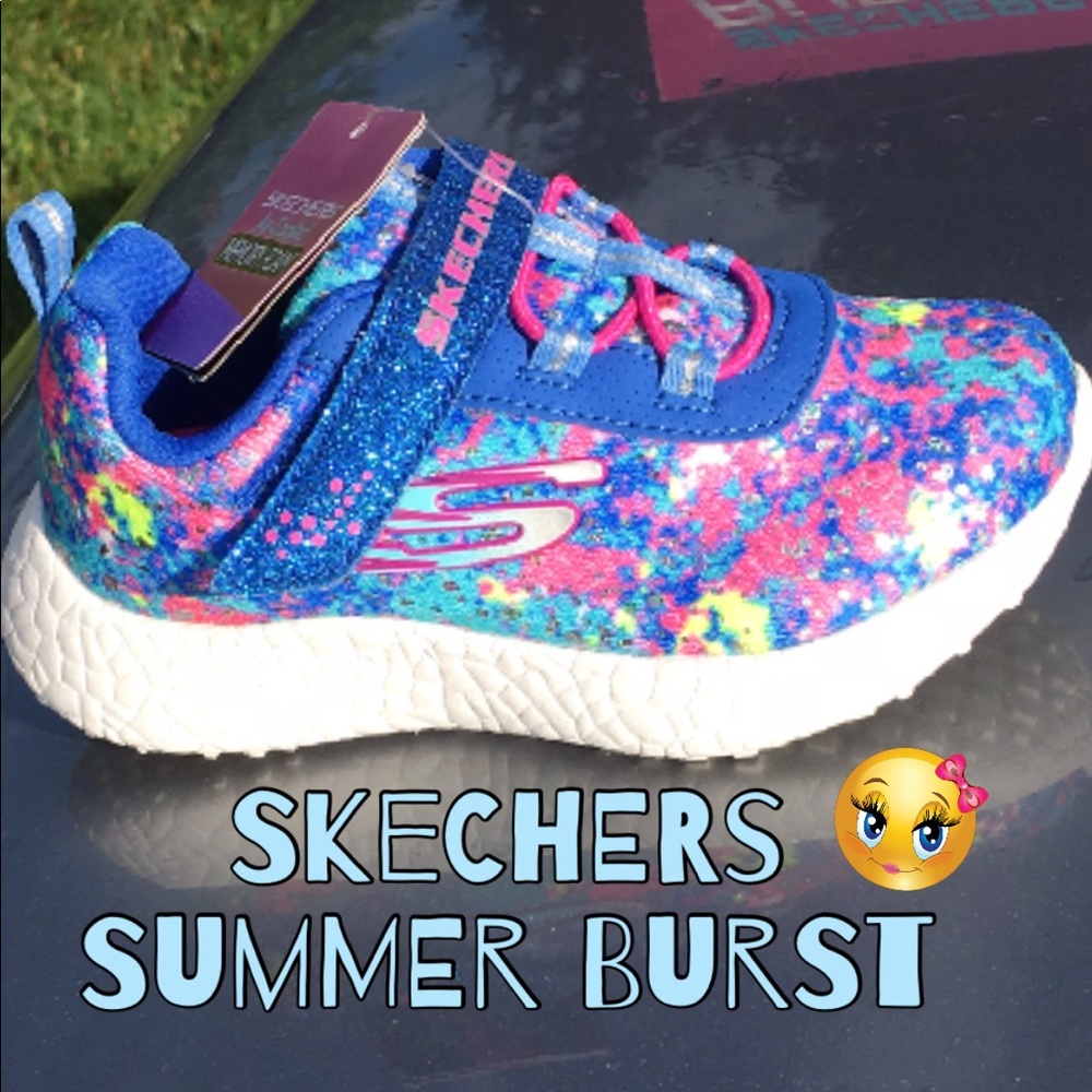 Skechers Girls Burst/Illumination 😍