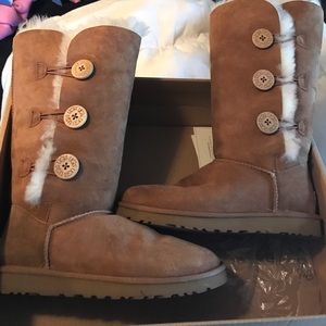 Bailey button triplet II