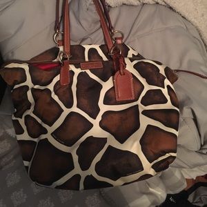 Medium giraffe print Dooney & Bourke bag