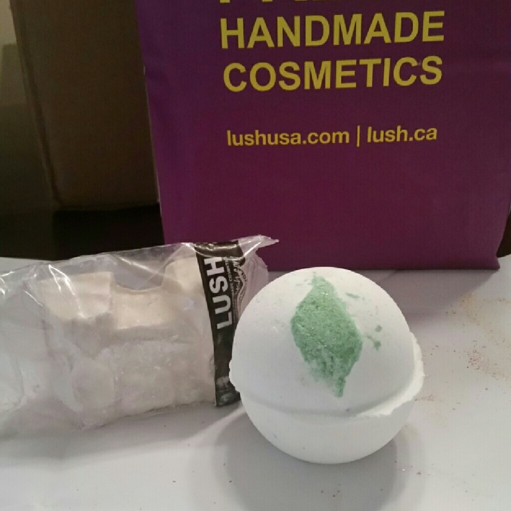 So White Bath Bomb, Snow Castle Soap