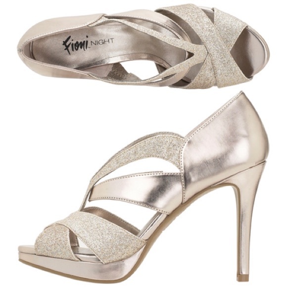 Gold champagne prom formal sandals heels Sz 5.5 - Picture 1 of 4