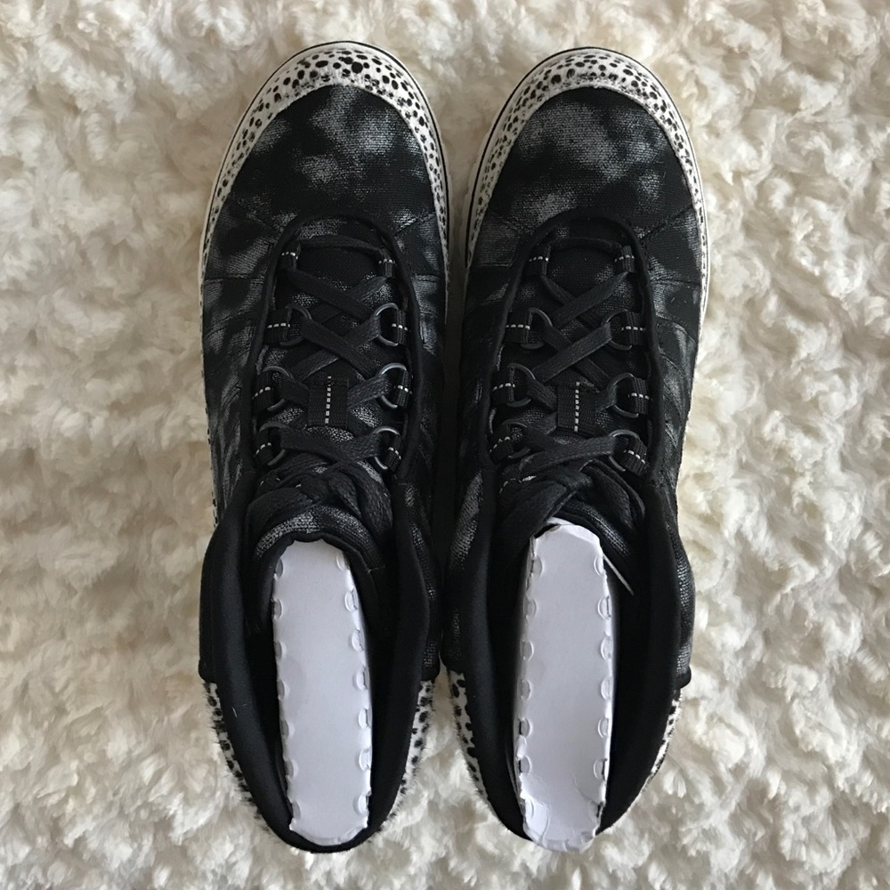 SOLD! SOREL Tivoli Lux Genuine Calf Fur Sneaker - Picture 2 of 4