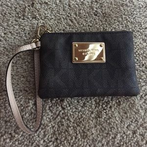 ✨TODAY ONLY! Michael Kors wristlet