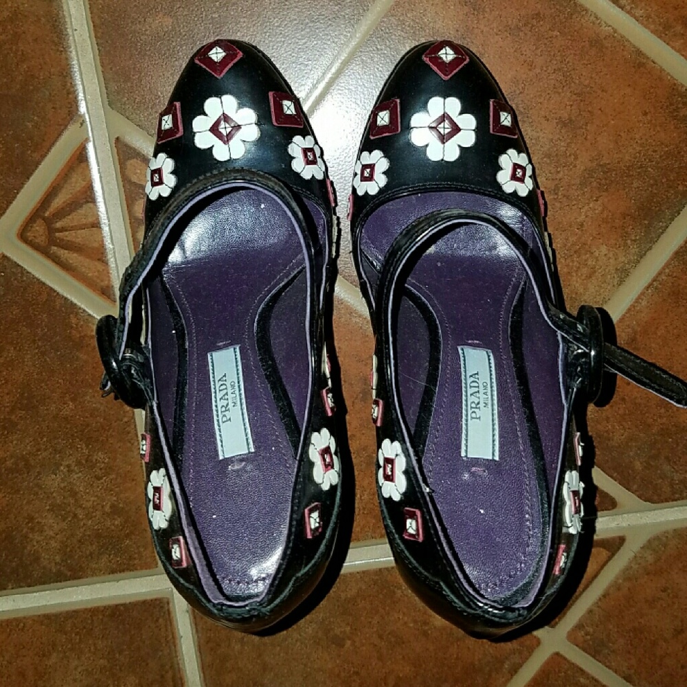 Authentic prada mary jane pumps size 35