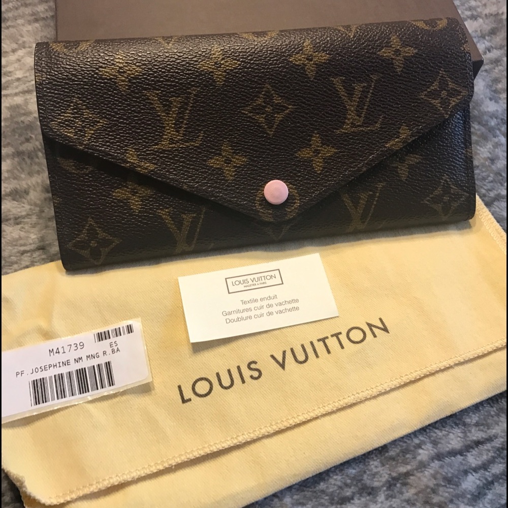 SOLD Louis Vuitton Rose Ballerine Josephine Wallet