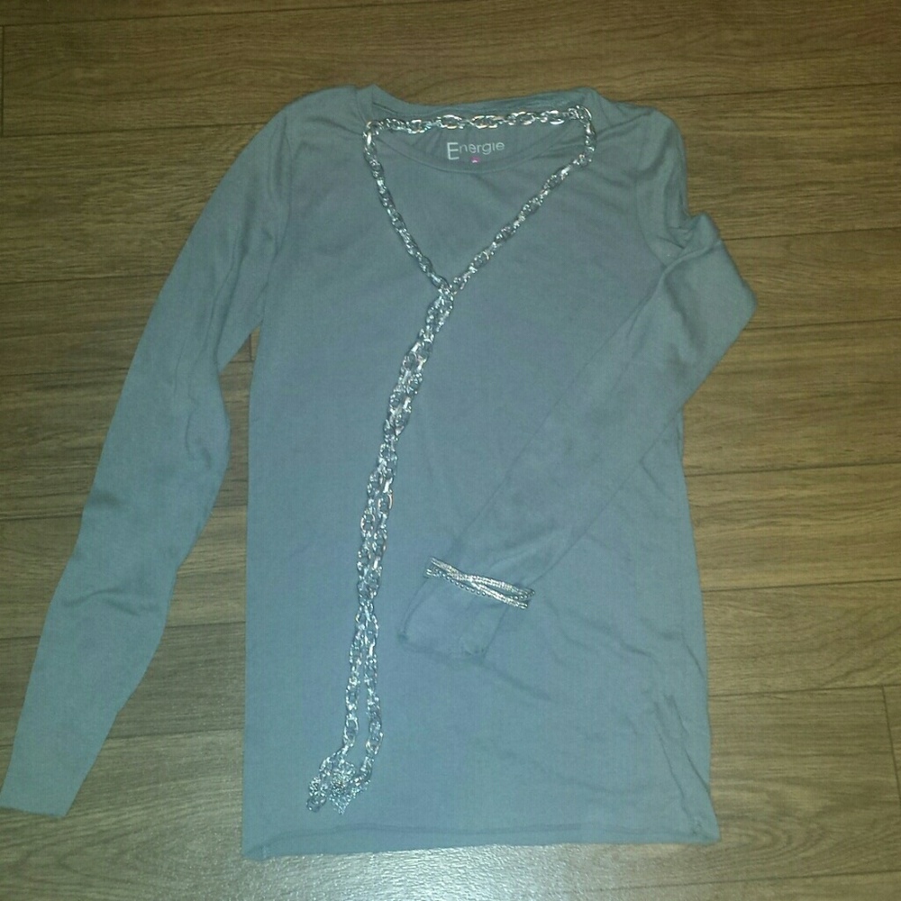 Grey stretchy thin top