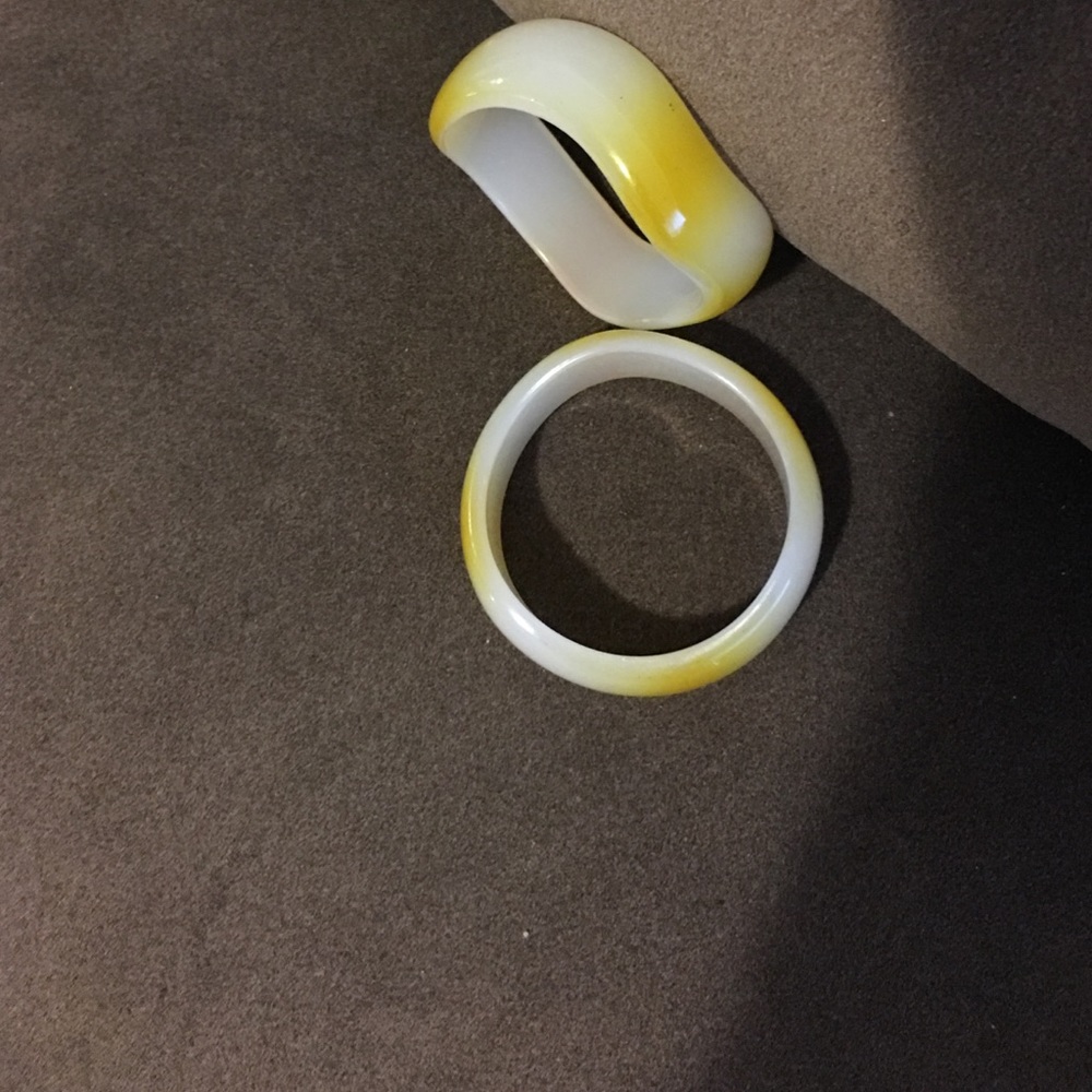 Bangle bracelet