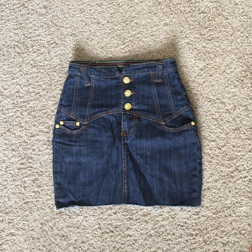 Skirt high waisted