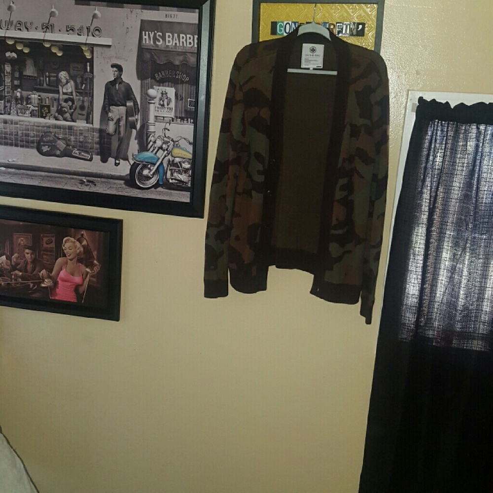 on the byas camden camo jacquard cardigan - Picture 4 of 4