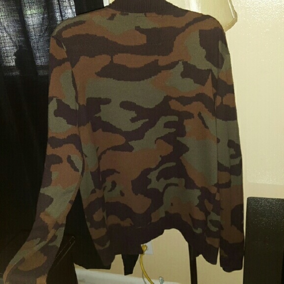 on the byas camden camo jacquard cardigan - Picture 3 of 4