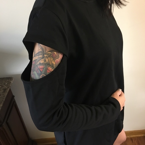 βΎοΈLASTβΎοΈ Black Cutout Sleeve Sweat Dress - Picture 4 of 4