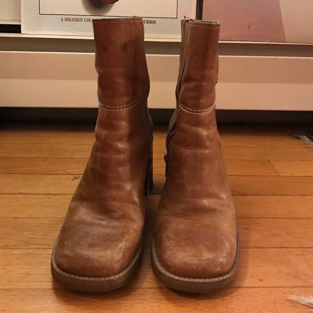 Amanda Smith tan boots