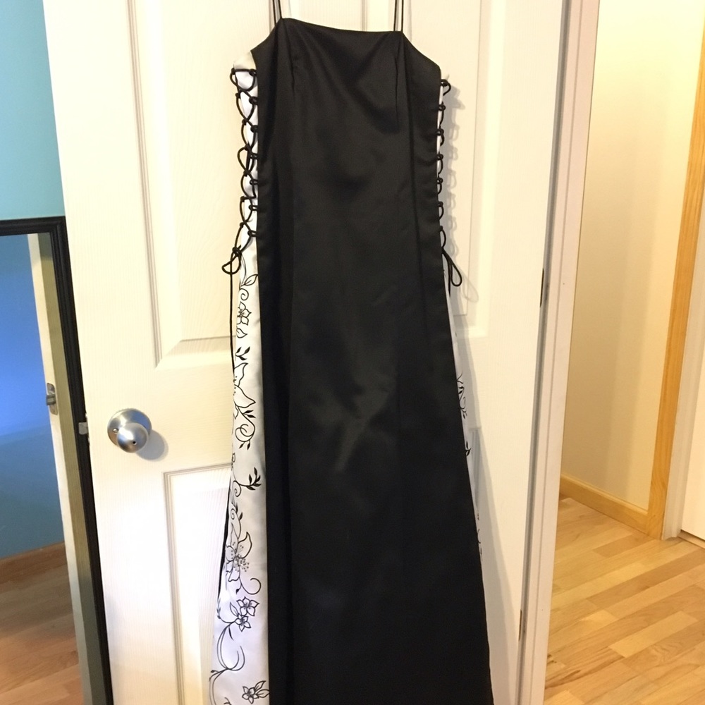 Black and white formal dress size 7/8